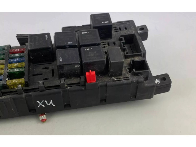 Блок предохранителей 8678449, 518828017   Volvo XC90    
