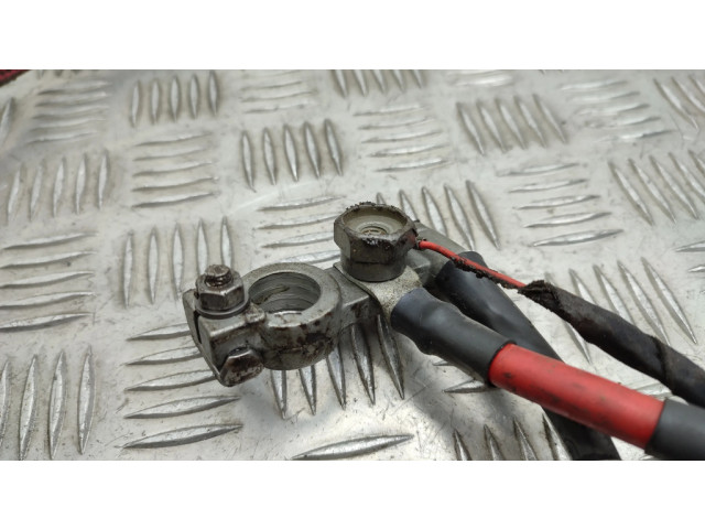 Узел подключения плюсовых проводов