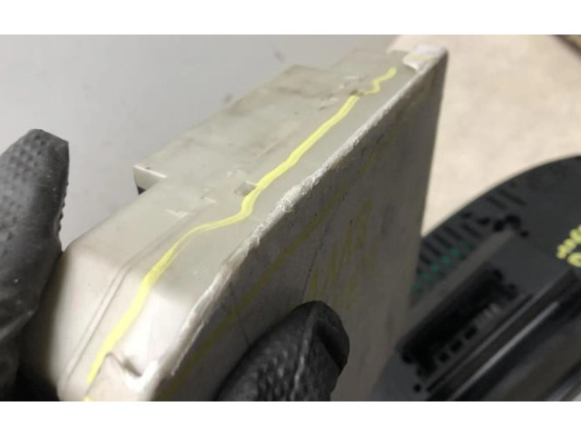 Pojistková skříňka Nissan Note (E11) 2010