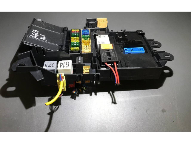Блок предохранителей  4F0971845   Audi A6 S6 C6 4F    