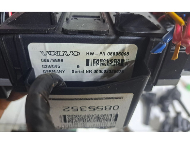 Блок предохранителей  08679899, 08696098   Volvo V70    