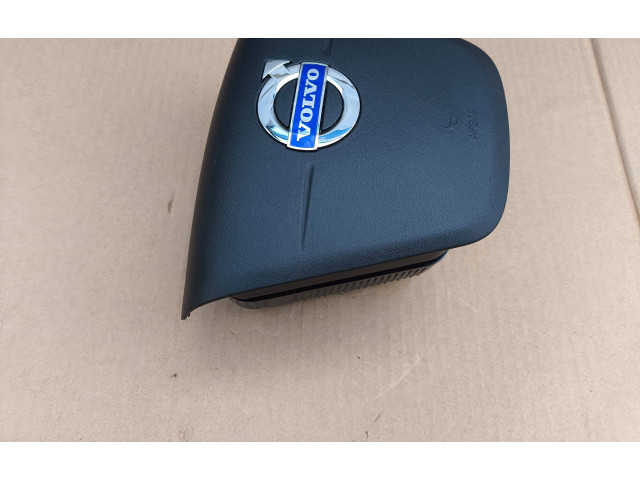 Подушка безопасности водителя P30721915 Volvo V70