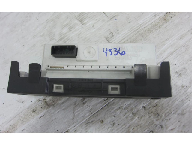 Дисплей 8200307273C, 8200307273C Renault Clio III