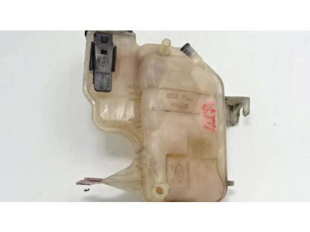 Расширительный бачок охлаждающей жидкости