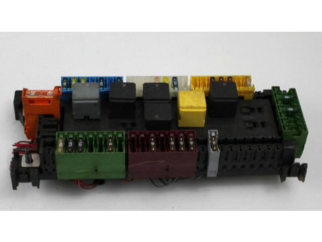 Pojistková skříňka A1669061202 Mercedes-Benz GL X166 2015