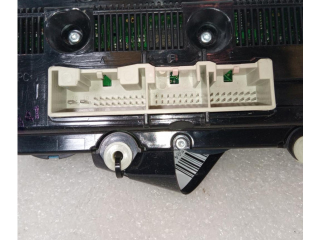 Блок управления климат-контролем    Volkswagen PASSAT