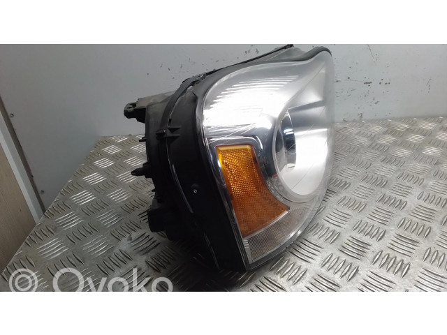 Передняя фара  