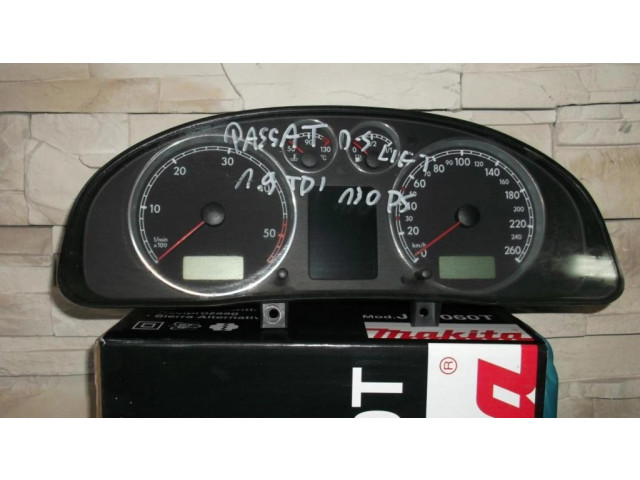 Панель приборов 3B0920847E   Volkswagen PASSAT B5.5       