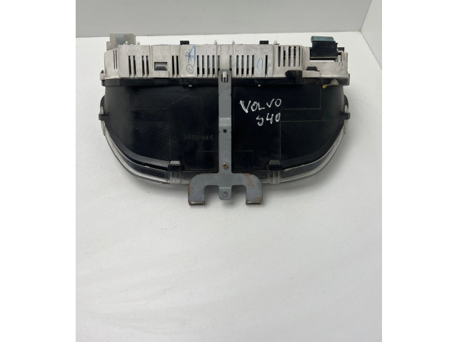 Přístrojová deska  Volvo 440 1995 0P0244021  