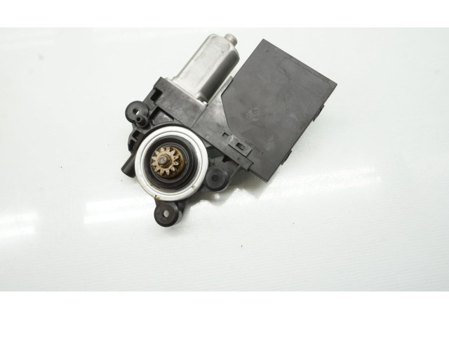 Передний двигатель механизма для подъема окон