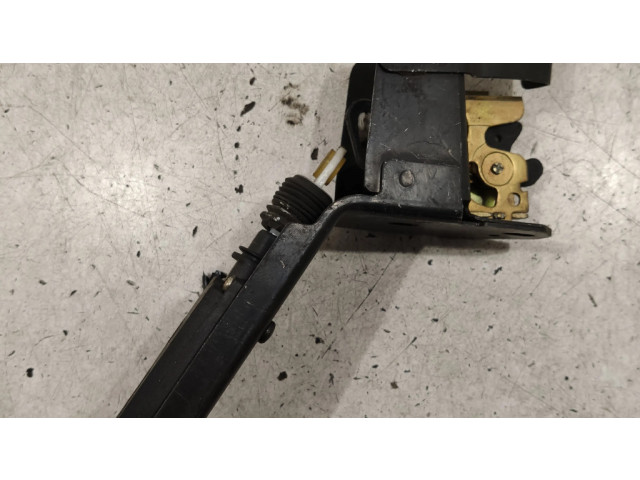 Замок заднего стекла