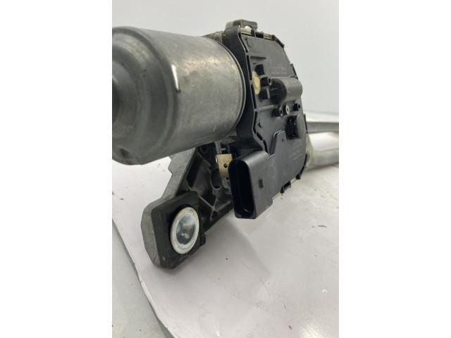 Моторчик дворников 31253518    Volvo C30