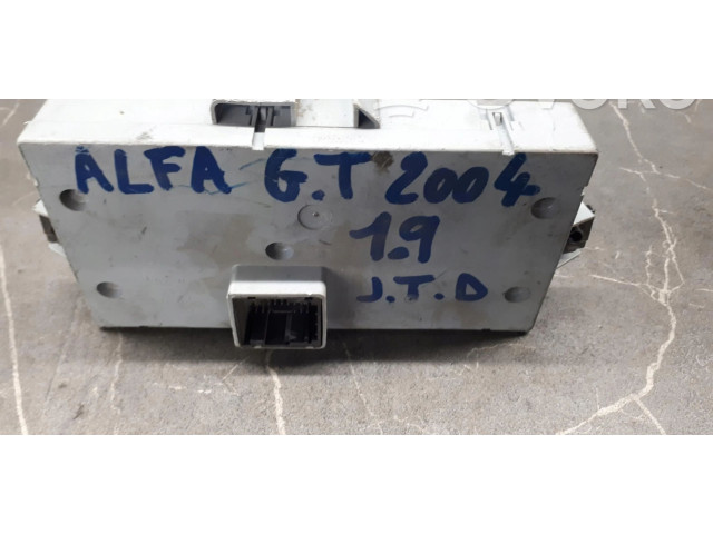 Блок предохранителей 501862310013   Alfa Romeo GT    