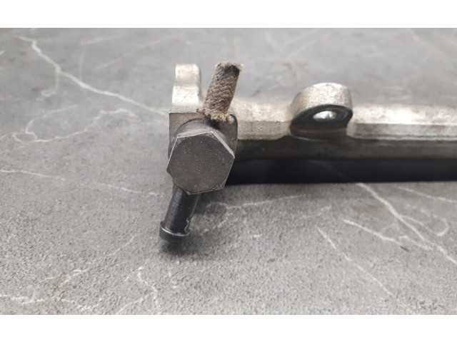 Vstřikovací lišta Mercedes-Benz E W210