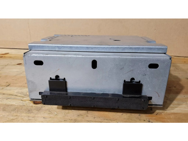 Радио/ проигрыватель CD/DVD / навигация