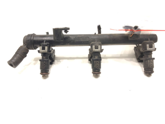 Топливная рампа 04E906031H   Skoda Citigo  