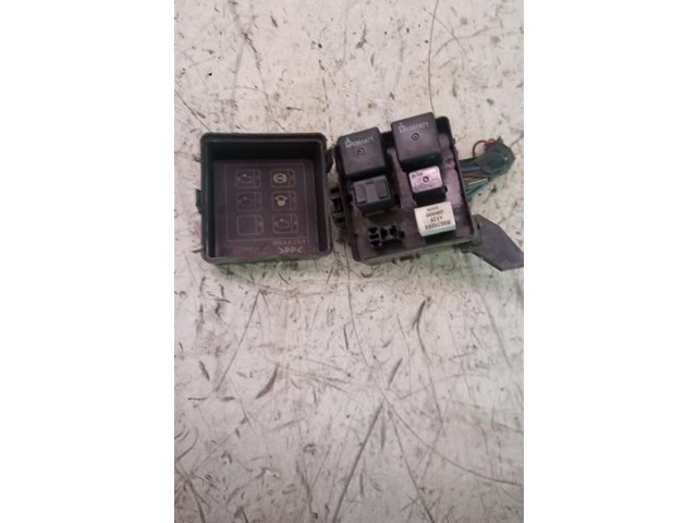 Pojistková skříňka MR482591, MR482591 Mitsubishi Pajero 1