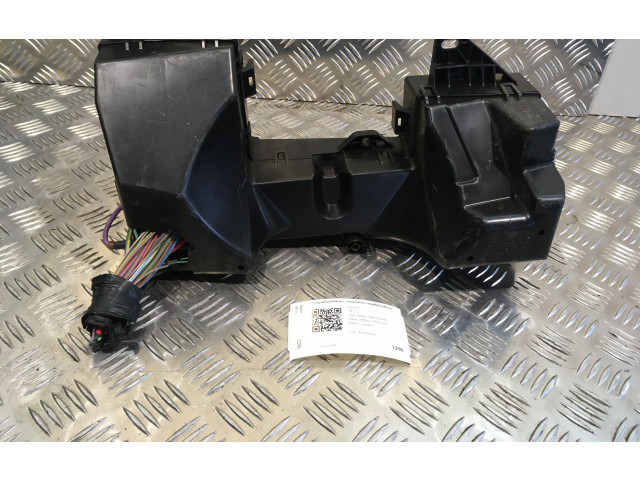 Блок предохранителей 8X2T14A003AA, 7154725930 Jaguar XF