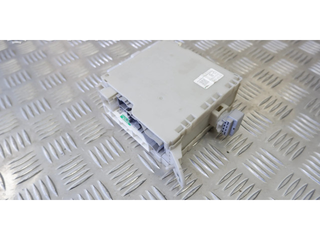 Блок предохранителей 8273050470 Lexus LS 460 - 600H