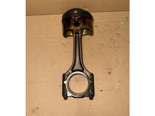 Поршень с шатуном    06LD   Volkswagen Golf VII