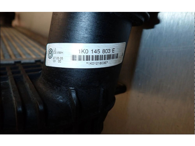 Интеркулер 1K0145803CD Skoda Octavia Mk2 (1Z)