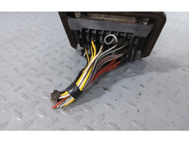 Ящик предохранителей (комплект)    A1235400350, 1235400350   Mercedes-Benz 200 300 W123