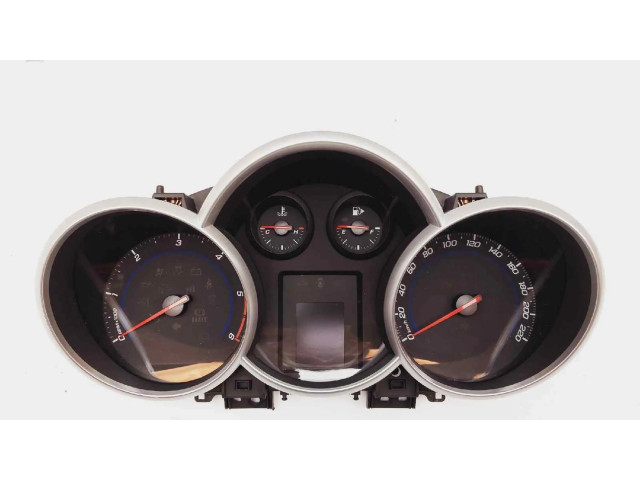 Přístrojová deska Chevrolet Cruze 2011 688014257