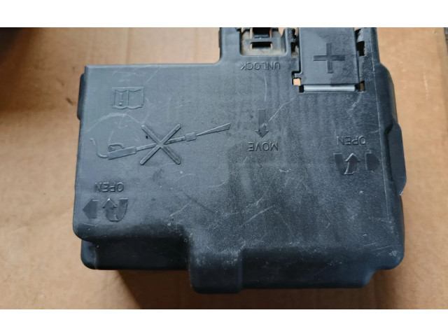 Блок предохранителей     Opel Meriva B    