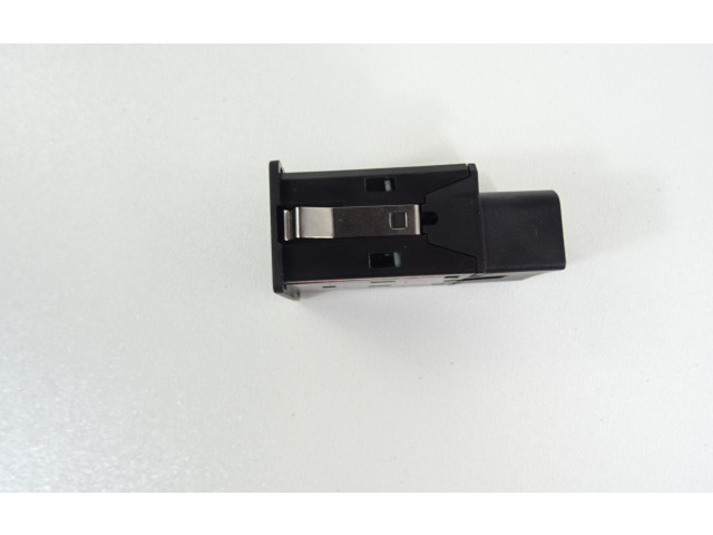 Подушка безопасности водителя 5Q0919237 Skoda Octavia Mk4