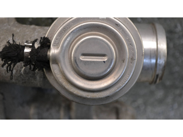 Всасывающий коллектор 028129711J, 25271500    Volkswagen PASSAT B4