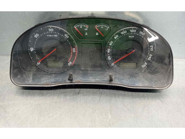 Geschwindigkeitsmesser Cockpit 3U0920811A, 110080116007 Skoda Superb B5 (3U)