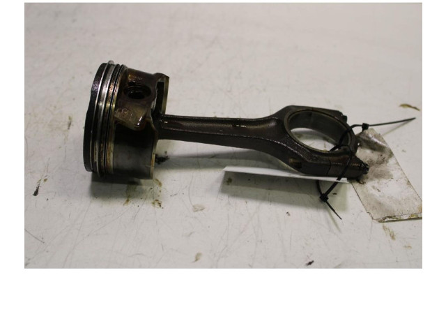  Поршень с шатуном N46B20B   Renault Trafic II (X83)  