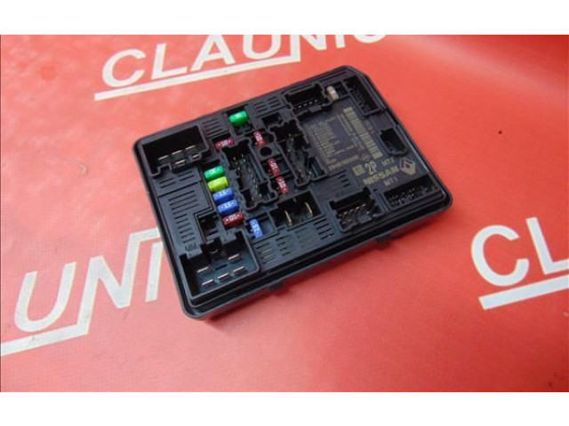 Блок предохранителей 284B76520R, DA.006.22.37521 Dacia Jogger