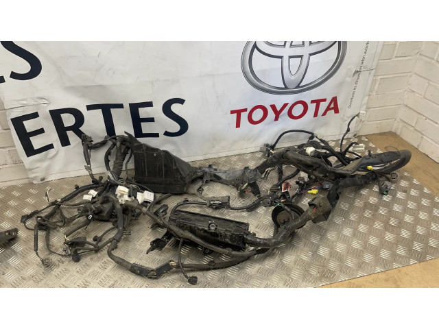 Блок предохранителей 8266253250, 8266253270 Lexus IS III XE30