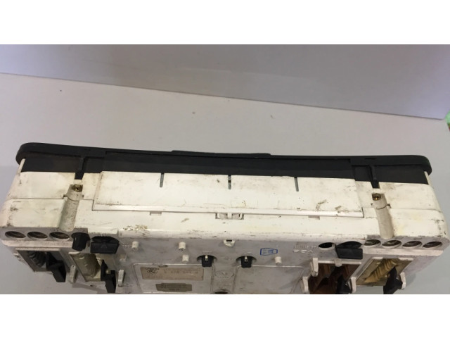 Přístrojová deska BMW 5 E34 1991 13785419