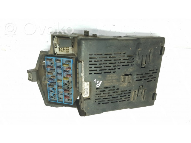 Блок предохранителей  7703397911   Renault Scenic I    