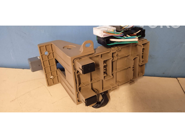   Pojistková skříňka 82201FJ000   Subaru XV 2012