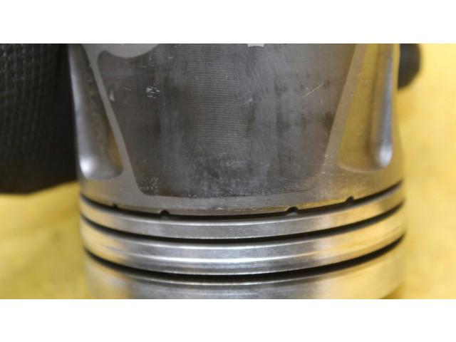 Píst Mercedes-Benz A W169