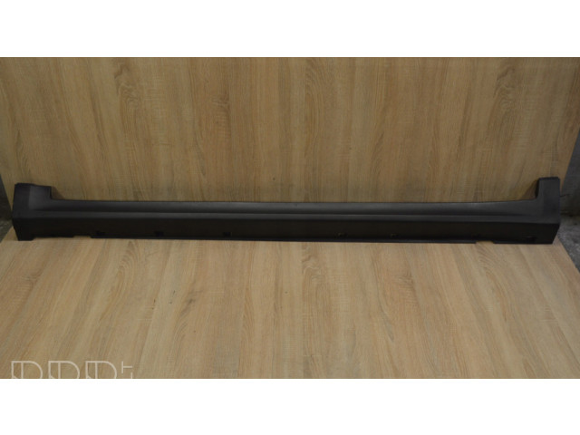 Отделка заднего порога кузова