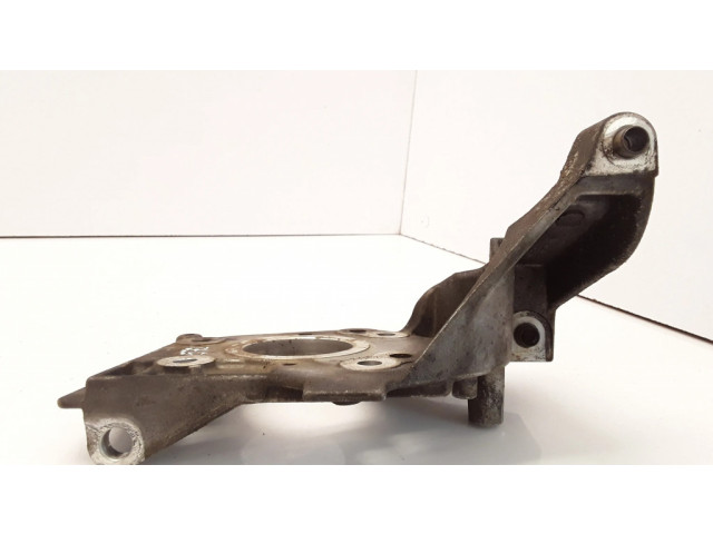 Кронштейн топливного насоса