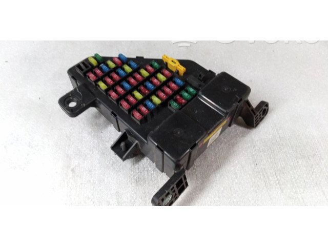 Блок предохранителей 911102E001, 911102E001    Volvo XC90   