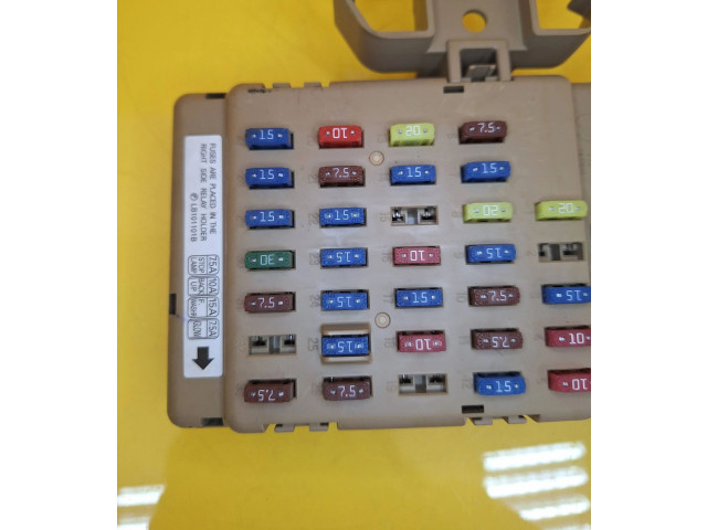 Блок предохранителей  82201FG010   Subaru Forester SF    