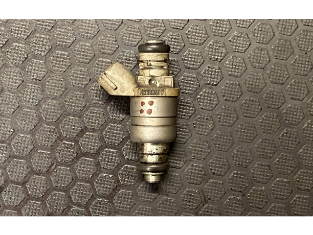 Форсунка MR988977 Mitsubishi Colt