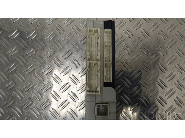 Pojistková skříňka 82201CA020, 88281CA520 Toyota GT86 2015