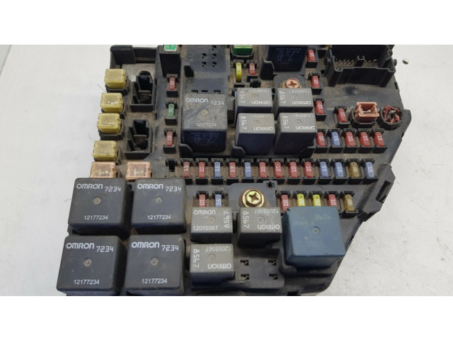 Pojistková skříňka 25743733, nr1526 Cadillac CTS 2003