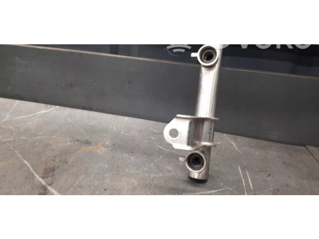 Топливная рампа 06e133681f   Audi A6 S6 C6 4F  