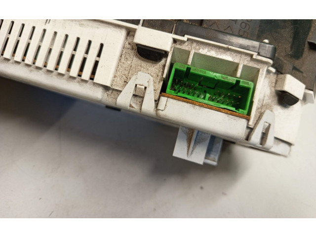 Pojistková skříňka Спидометр (приборный щиток) 3FHR0265015, HR0265015 Honda HR-V 2002