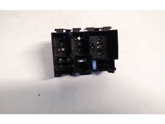 Блок предохранителей     Dacia Sandero    