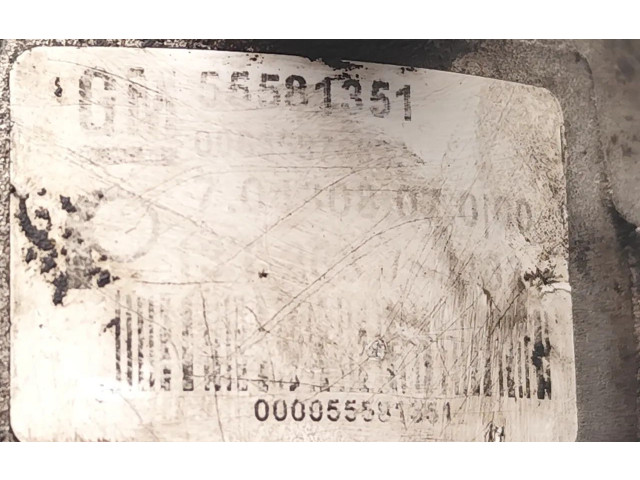 Вакуумный насос 55581351 Opel Insignia A