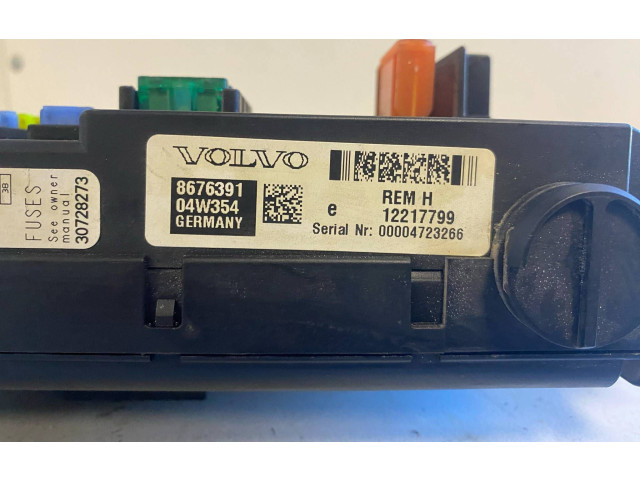 Блок предохранителей 8676391, 04W354 Volvo V70